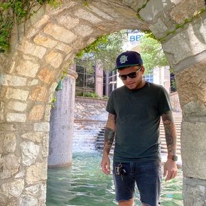 Meet your Posher, Thomas